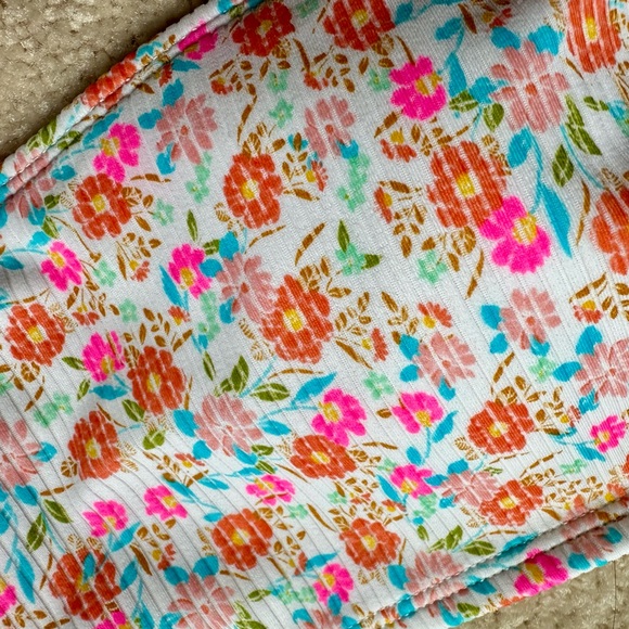 White Floral Bikini Top - Size: Medium - Picture 2 of 5